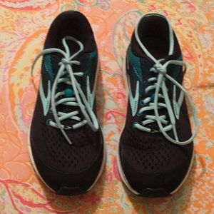 Used Brooks tennis shoes